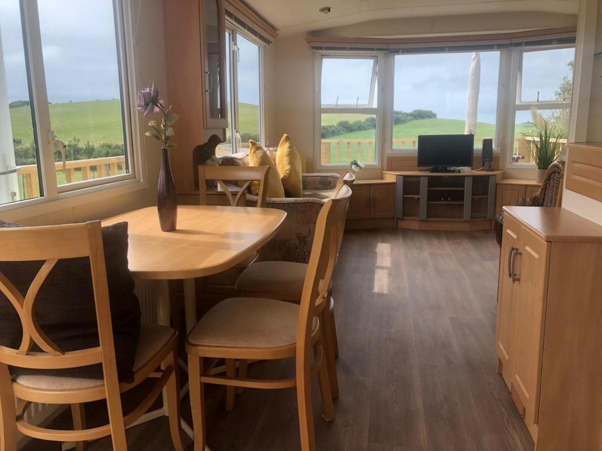 Captivating 2-Bed Static Caravan In Holyhead Llanfachraeth Εξωτερικό φωτογραφία