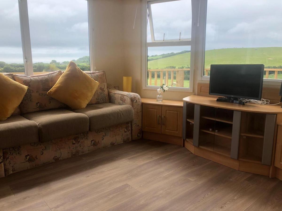 Captivating 2-Bed Static Caravan In Holyhead Llanfachraeth Εξωτερικό φωτογραφία