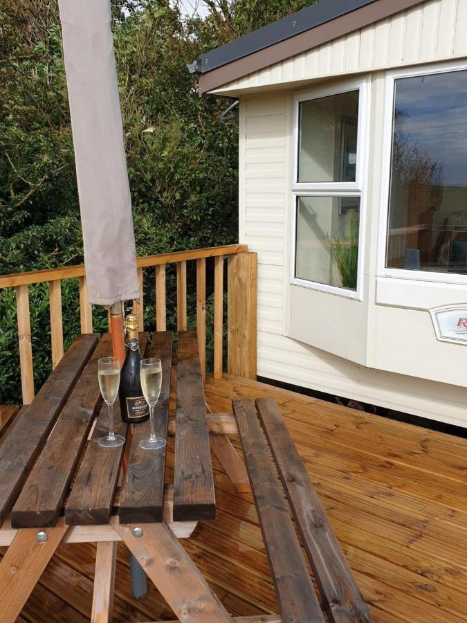 Captivating 2-Bed Static Caravan In Holyhead Llanfachraeth Εξωτερικό φωτογραφία