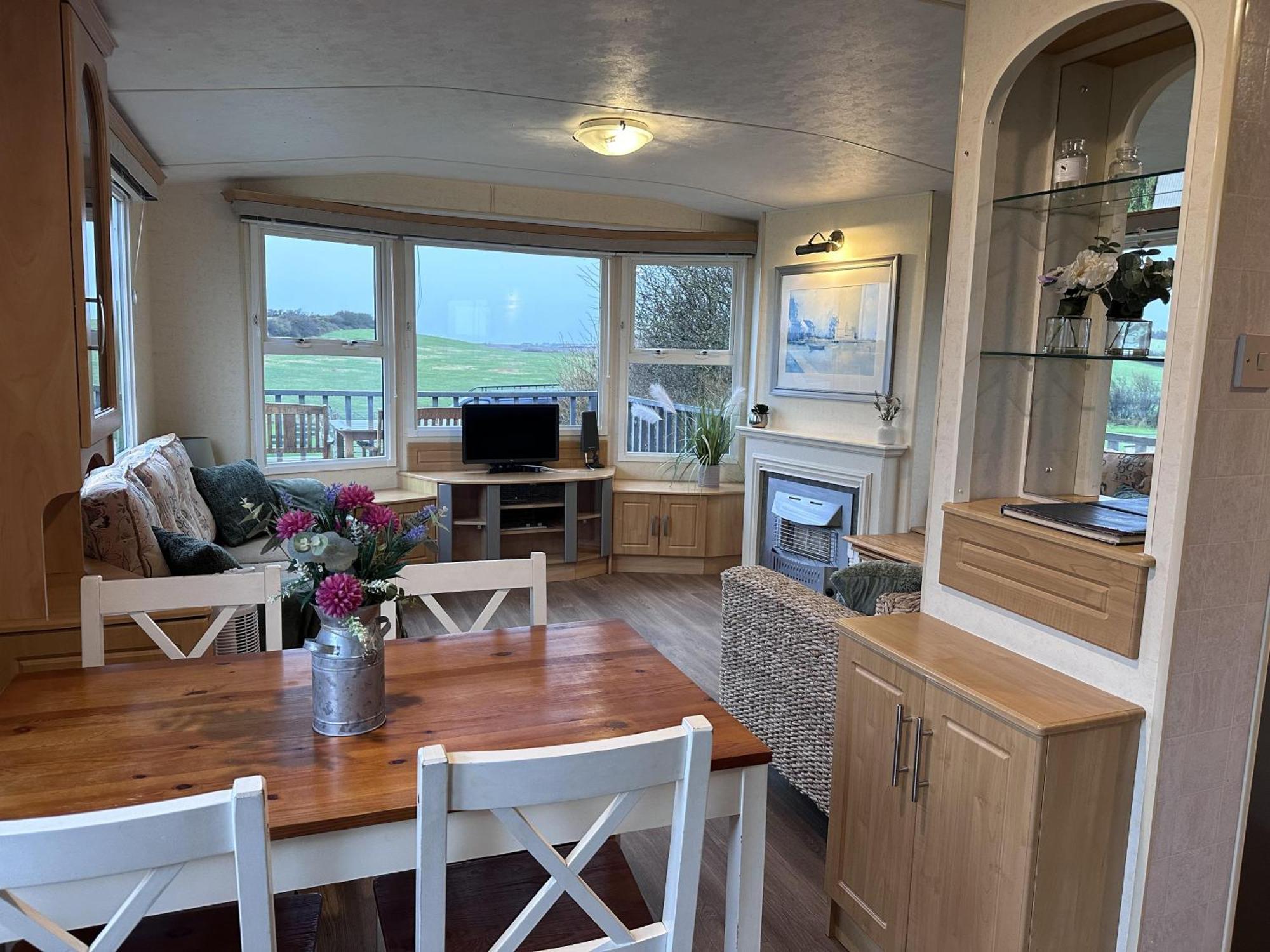 Captivating 2-Bed Static Caravan In Holyhead Llanfachraeth Εξωτερικό φωτογραφία